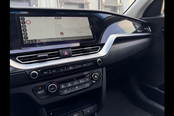 Kia e-Niro ExecutiveLine Sky 64 kWh | SOH: 93,9% | 3 Fase | Warmte pomp | Schuifdak | Adaptive CC | LED | Climate |