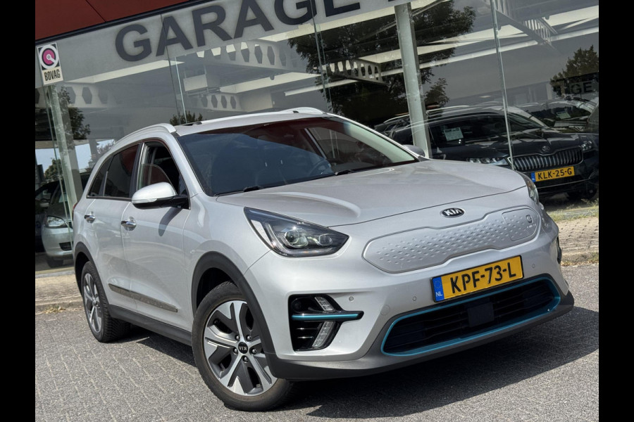 Kia e-Niro ExecutiveLine Sky 64 kWh | SOH: 93,9% | 3 Fase | Warmte pomp | Schuifdak | Adaptive CC | LED | Climate |