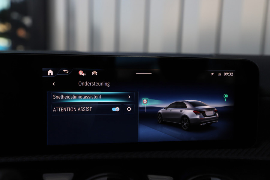 Mercedes-Benz A-Klasse 180 Star Edition | 136PK | Led | Distronic | Widescreen | Stoelverwarming | Leder | Clima | Camera | NL-Auto | 2024.