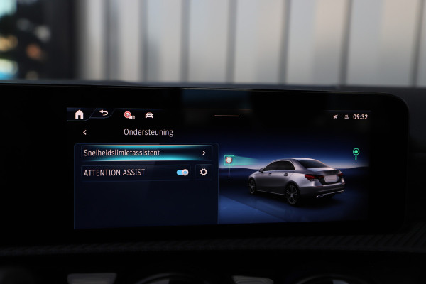 Mercedes-Benz A-Klasse 180 Star Edition | 136PK | Led | Distronic | Widescreen | Stoelverwarming | Leder | Clima | Camera | NL-Auto | 2024.