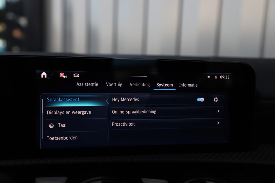 Mercedes-Benz A-Klasse 180 Star Edition | 136PK | Led | Distronic | Widescreen | Stoelverwarming | Leder | Clima | Camera | NL-Auto | 2024.