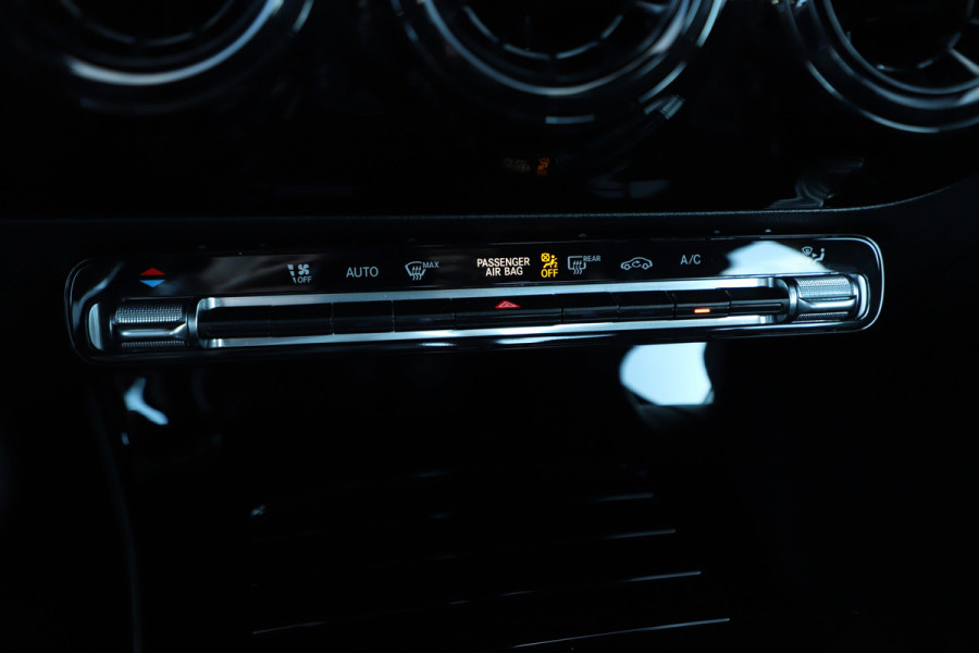 Mercedes-Benz A-Klasse 180 Star Edition | 136PK | Led | Distronic | Widescreen | Stoelverwarming | Leder | Clima | Camera | NL-Auto | 2024.