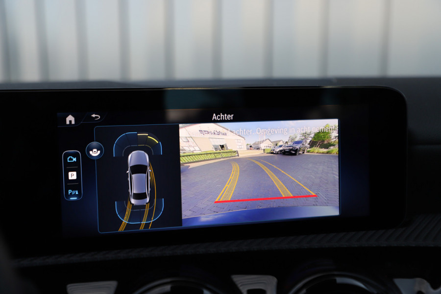 Mercedes-Benz A-Klasse 180 Star Edition | 136PK | Led | Distronic | Widescreen | Stoelverwarming | Leder | Clima | Camera | NL-Auto | 2024.