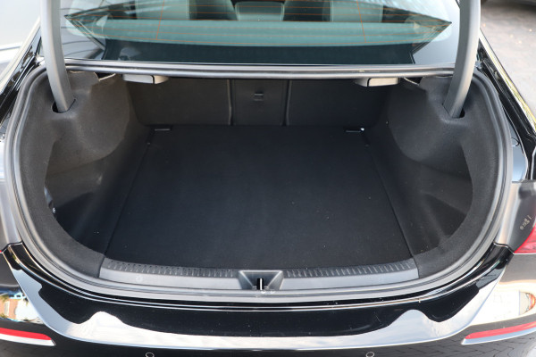 Mercedes-Benz A-Klasse 180 Star Edition | 136PK | Led | Distronic | Widescreen | Stoelverwarming | Leder | Clima | Camera | NL-Auto | 2024.