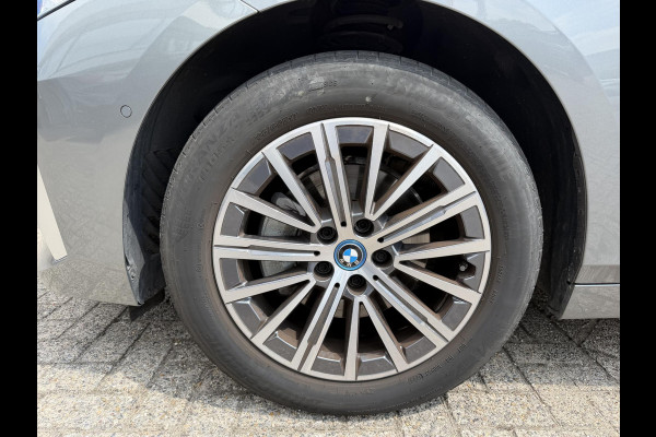 BMW 2 Serie Active Tourer 225e xDrive Luxury Line 17"/Leder + memory/Panoramadak/Camera/Apple Carplay & Android Auto