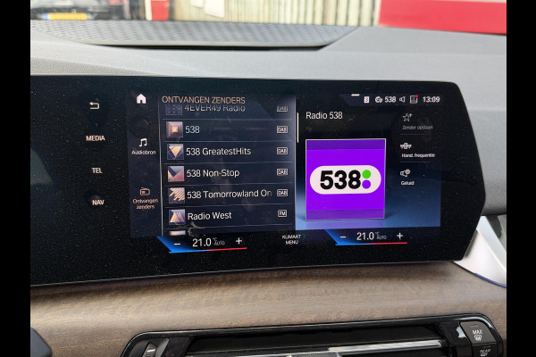BMW 2 Serie Active Tourer 225e xDrive Luxury Line 17"/Leder + memory/Panoramadak/Camera/Apple Carplay & Android Auto