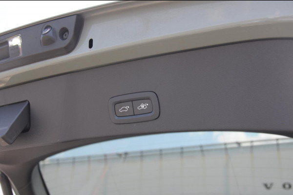 Volvo C40 252PK Automaat Single Ext. Range Plus 82 kWh / Adaptive cruise control  / Pilot assist / BLIS / Stoel en stuur verwarming / Elektrische achterklep / Parkeersensoren met camera / Google infotainment / Panoramadak