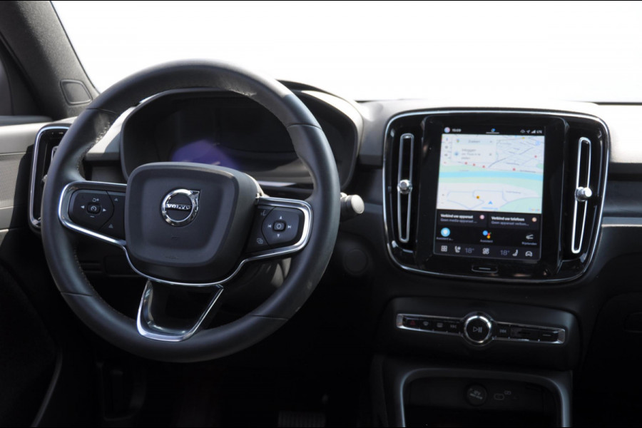 Volvo C40 252PK Automaat Single Ext. Range Plus 82 kWh / Adaptive cruise control  / Pilot assist / BLIS / Stoel en stuur verwarming / Elektrische achterklep / Parkeersensoren met camera / Google infotainment / Panoramadak