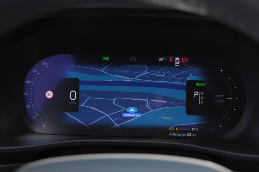 Volvo C40 252PK Automaat Single Ext. Range Plus 82 kWh / Adaptive cruise control  / Pilot assist / BLIS / Stoel en stuur verwarming / Elektrische achterklep / Parkeersensoren met camera / Google infotainment / Panoramadak