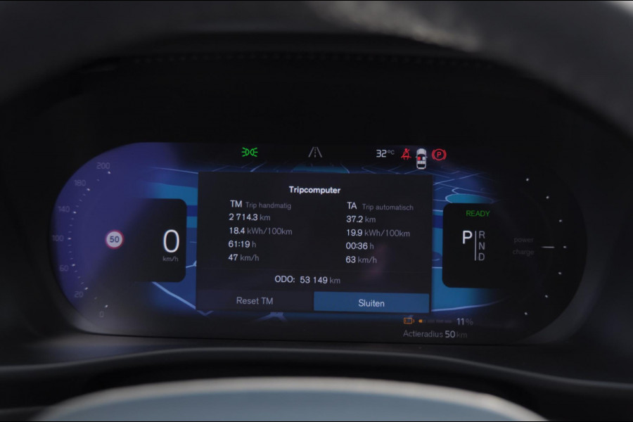 Volvo C40 252PK Automaat Single Ext. Range Plus 82 kWh / Adaptive cruise control  / Pilot assist / BLIS / Stoel en stuur verwarming / Elektrische achterklep / Parkeersensoren met camera / Google infotainment / Panoramadak
