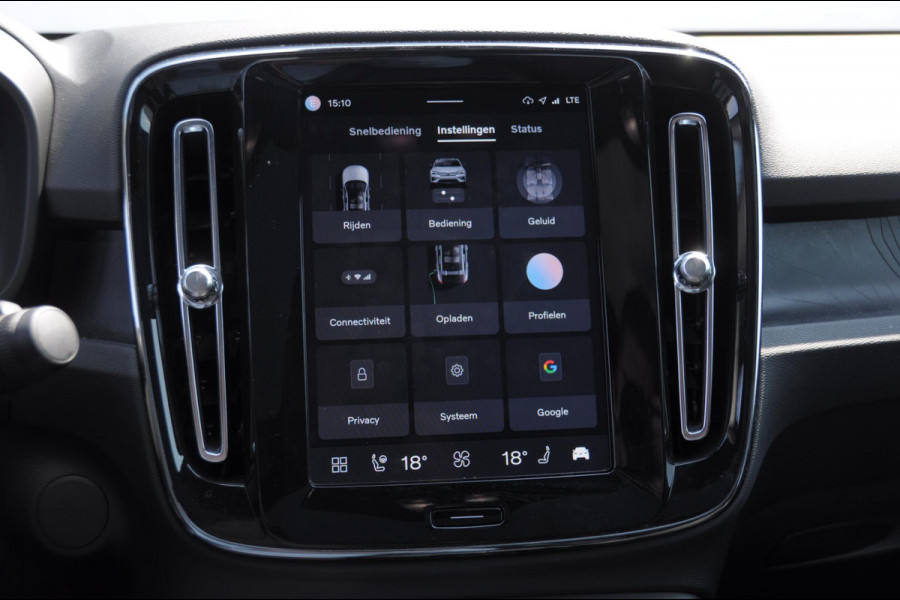 Volvo C40 252PK Automaat Single Ext. Range Plus 82 kWh / Adaptive cruise control  / Pilot assist / BLIS / Stoel en stuur verwarming / Elektrische achterklep / Parkeersensoren met camera / Google infotainment / Panoramadak