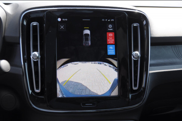 Volvo C40 252PK Automaat Single Ext. Range Plus 82 kWh / Adaptive cruise control  / Pilot assist / BLIS / Stoel en stuur verwarming / Elektrische achterklep / Parkeersensoren met camera / Google infotainment / Panoramadak