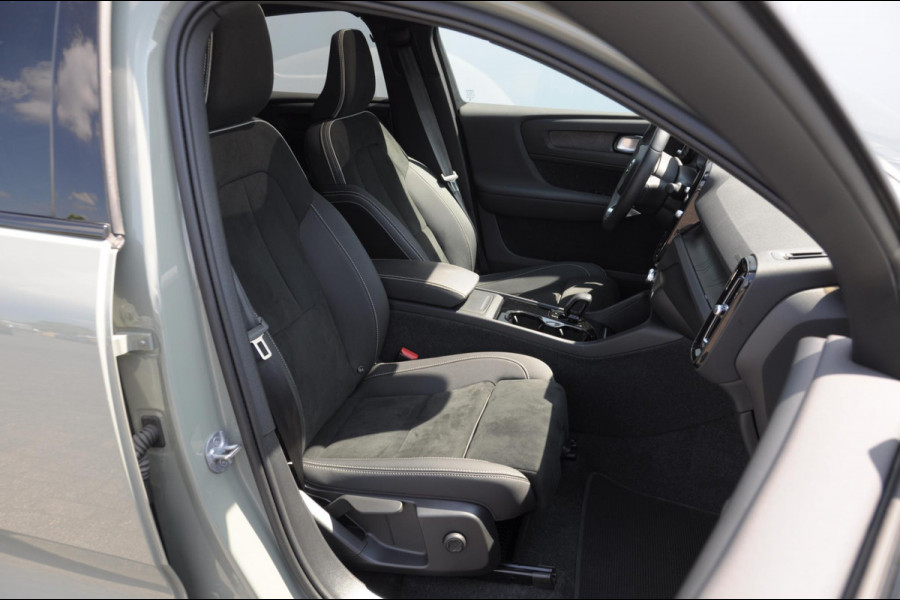 Volvo C40 252PK Automaat Single Ext. Range Plus 82 kWh / Adaptive cruise control  / Pilot assist / BLIS / Stoel en stuur verwarming / Elektrische achterklep / Parkeersensoren met camera / Google infotainment / Panoramadak
