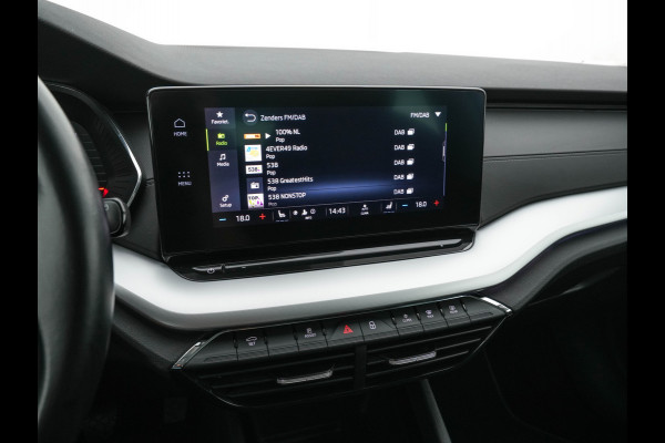 Škoda Octavia Combi 1.0 TSI Business Edition Plus (INCL-BTW) *FULL-LED | NAVI-FULLMAP | HEATED-COMFORTSEATS | DIGI-COCKPIT | CAMERA | KEYLESS | DAB | AMBIENTLIGHT | PRIVACYGLASS | ECC | CARPLAY | PDC | CRUISE | 17''ALU*