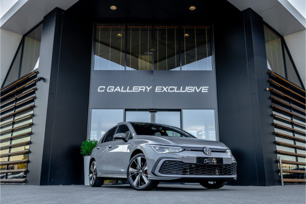 Volkswagen Golf 1.4 eHybrid Style - Panorama | Elek. Trekhaak | Camera | ACC