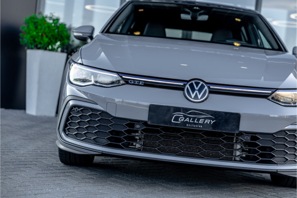 Volkswagen Golf 1.4 eHybrid Style - Panorama | Elek. Trekhaak | Camera | ACC