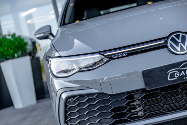Volkswagen Golf 1.4 eHybrid Style - Panorama | Elek. Trekhaak | Camera | ACC