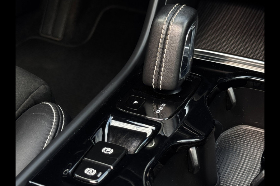 Volvo XC40 1.5 T5 Recharge R-Design | Pano | Trekhaak | Harman/Kardon | Winter Pack | Elek. Achterklep