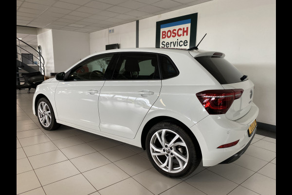 Volkswagen Polo 1.0 TSI style DSG 5 Drs 81kw / 110 PK Carplay  /IQ Light /Stoelverwarming / Navigatie / Cruise controle