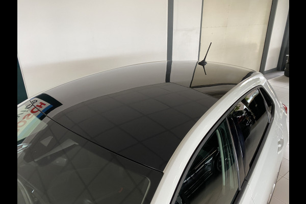 Volkswagen Polo 1.0 TSI style DSG 5 Drs 81kw / 110 PK Carplay  /IQ Light /Stoelverwarming / Navigatie / Cruise controle