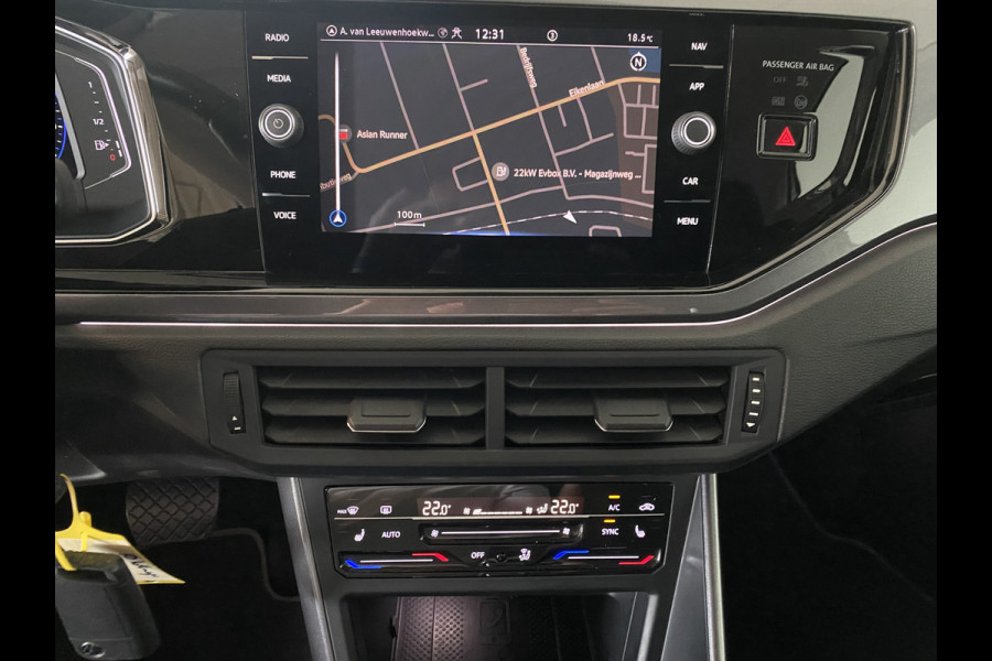 Volkswagen Polo 1.0 TSI style DSG 5 Drs 81kw / 110 PK Carplay  /IQ Light /Stoelverwarming / Navigatie / Cruise controle