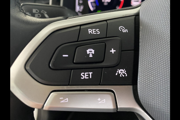 Volkswagen Polo 1.0 TSI style DSG 5 Drs 81kw / 110 PK Carplay  /IQ Light /Stoelverwarming / Navigatie / Cruise controle