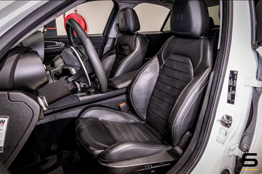 Alfa Romeo Giulia 2.0 T AWD Veloce|Pano|Trekhaak|H&K|FullOpt