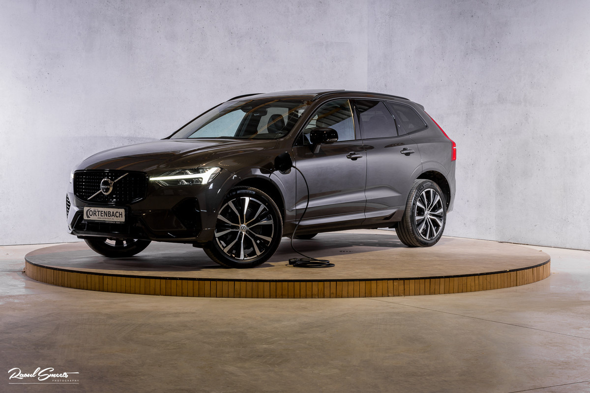 Volvo XC60 2.0 T6 Plug-in hybrid AWD Plus Dark Long Range | Panorama dak | Adaptieve cruise | Memory | Harman Kardon | Blis |