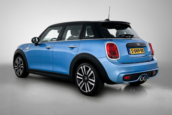 MINI 5-deurs 2.0 Cooper S Chili LAGE KM!! | 192PK | Carplay | JCW Stuur | AchterCam | Goed onderH | Etc