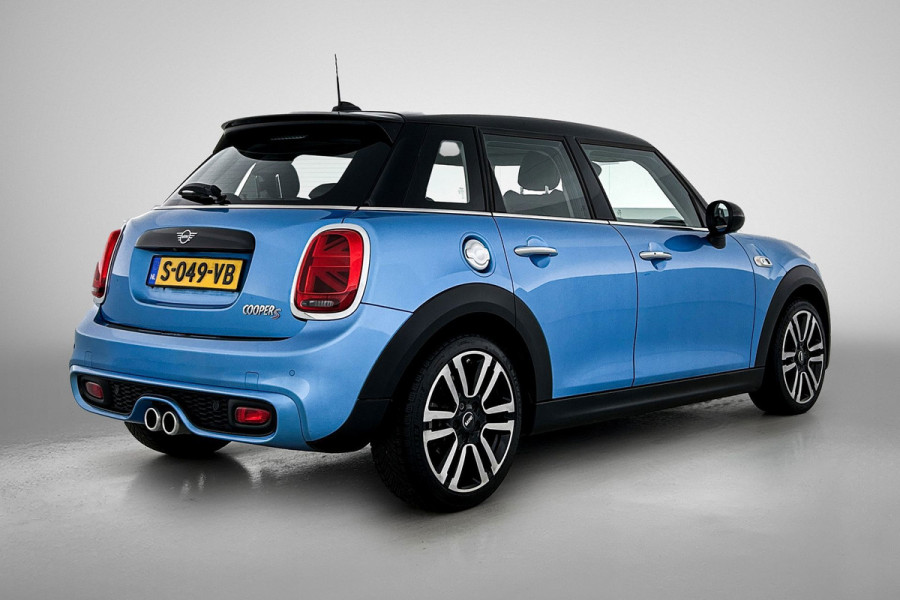MINI 5-deurs 2.0 Cooper S Chili LAGE KM!! | 192PK | Carplay | JCW Stuur | AchterCam | Goed onderH | Etc