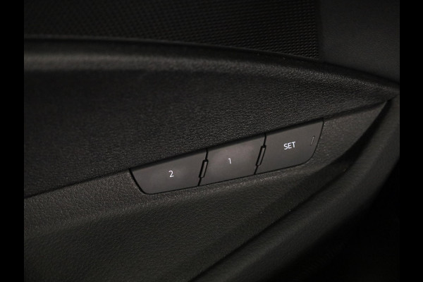 Audi e-tron Sportback 55 quattro Business edition Plus 95 kWh 408pk | Panoramadak | Lederen bekleding | Elektrisch verstelbare voorstoelen | Parkeercamera |