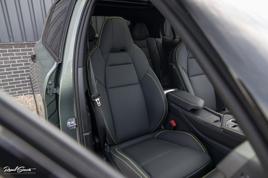Lynk & Co 01 1.5 More | 4 Jaar fabrieksgarantie | Panorama dak | Memory | Adaptieve cruise | Blis |