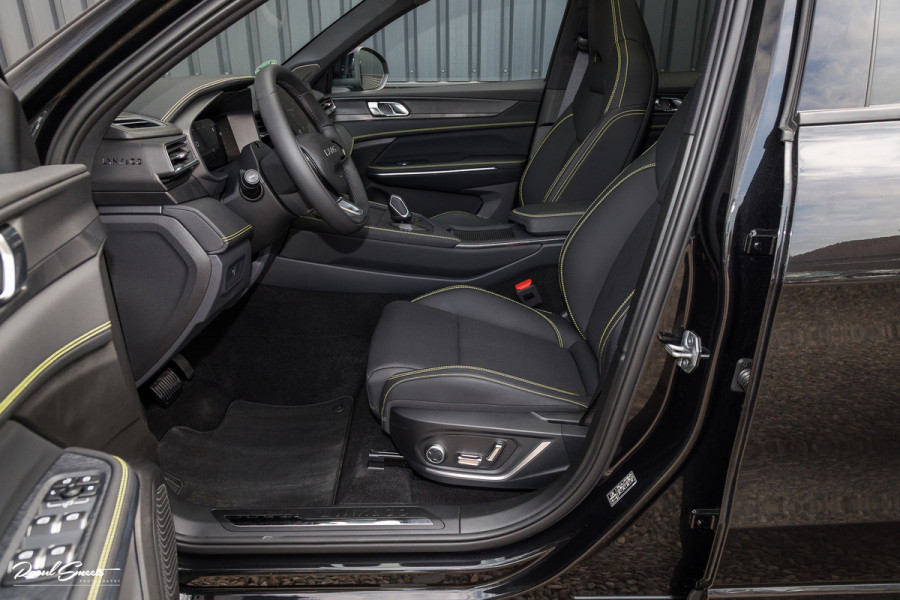 Lynk & Co 01 1.5 More | 4 Jaar fabrieksgarantie | Panorama dak | Memory | Adaptieve cruise | Blis |