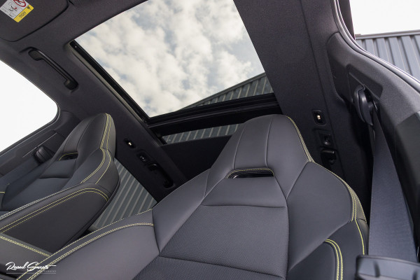 Lynk & Co 01 1.5 More | 4 Jaar fabrieksgarantie | Panorama dak | Memory | Adaptieve cruise | Blis |