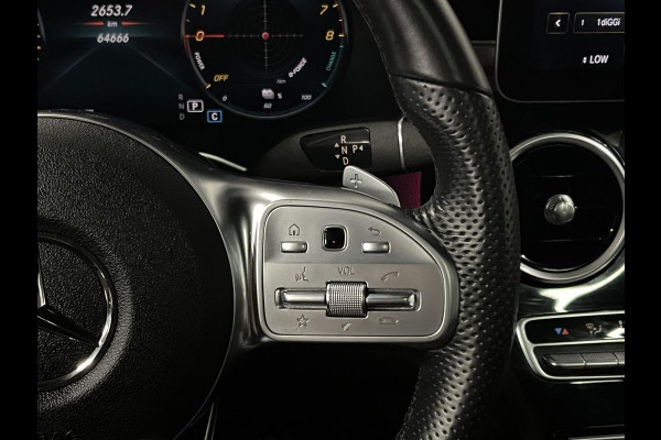 Mercedes-Benz GLC 300e 4MATIC AMG-line Trekhaak | Open dak | Burmester | Stoelverwarming | Sfeerverlichting | 360 camera | Cruise control | Carplay
