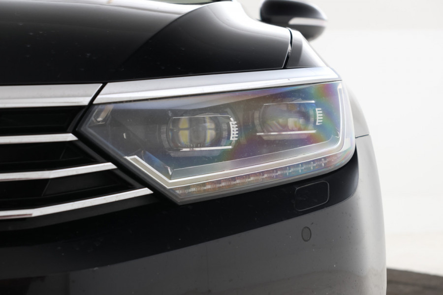 Volkswagen Passat Variant 1.8 TSI Highline Automaat, Digital Dash, Volleder