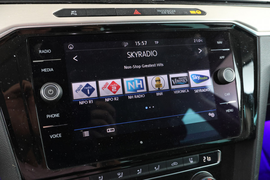 Volkswagen Passat Variant 1.8 TSI Highline Automaat, Digital Dash, Volleder
