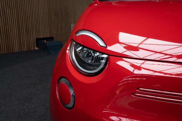 Fiat 500 24 kWh Navi Airco Stoelverwarming Cruise C. 3-Fase LED Carplay BTW auto SOH: 94,7%