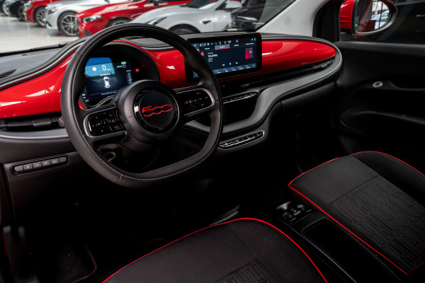 Fiat 500 24 kWh Navi Airco Stoelverwarming Cruise C. 3-Fase LED Carplay BTW auto SOH: 94,7%