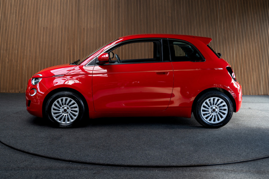 Fiat 500 24 kWh Navi Airco Stoelverwarming Cruise C. 3-Fase LED Carplay BTW auto SOH: 95,0%