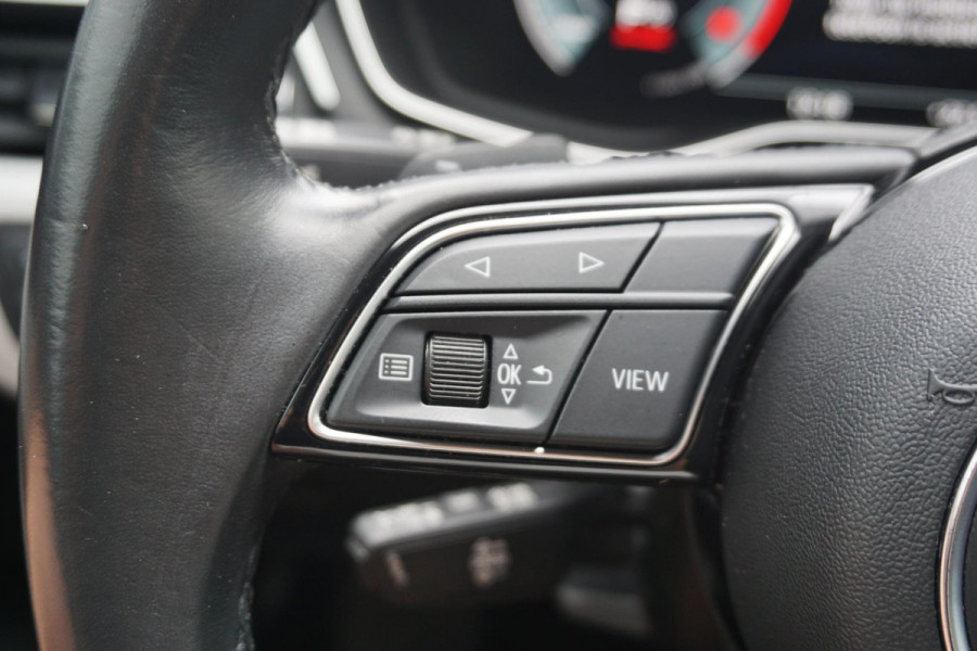 Audi A4 Avant 35 TFSI Black Optick/19Inch.LMV/Trekhaak/ Sportstoelen.