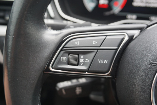 Audi A4 Avant 35 TFSI Black Optick/19Inch.LMV/Trekhaak/ Sportstoelen.