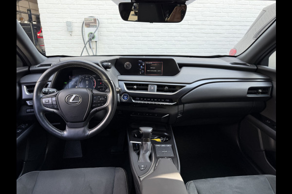 Lexus UX 250h Preference Line | CarPlay | ACC | Dodehoek | Keyless | 18 inch