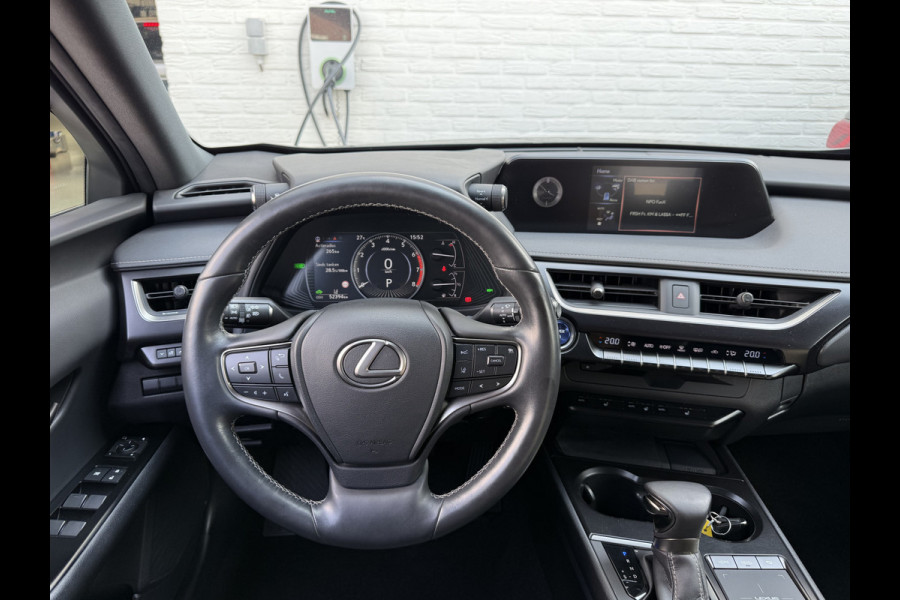 Lexus UX 250h Preference Line | CarPlay | ACC | Dodehoek | Keyless | 18 inch