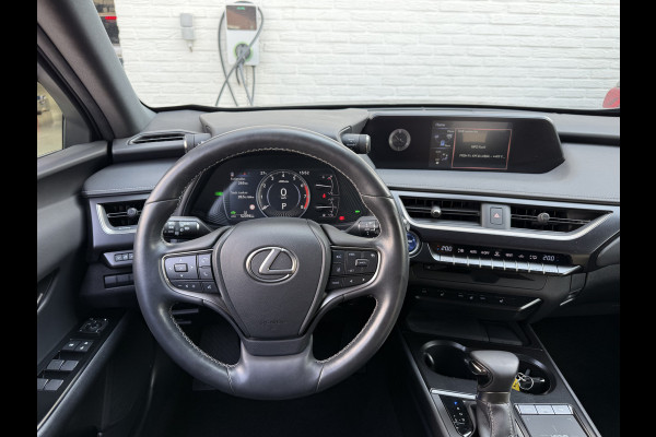 Lexus UX 250h Preference Line | CarPlay | ACC | Dodehoek | Keyless | 18 inch