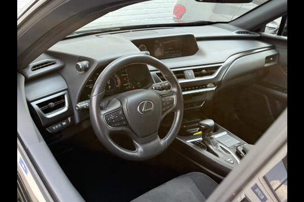 Lexus UX 250h Preference Line | CarPlay | ACC | Dodehoek | Keyless | 18 inch