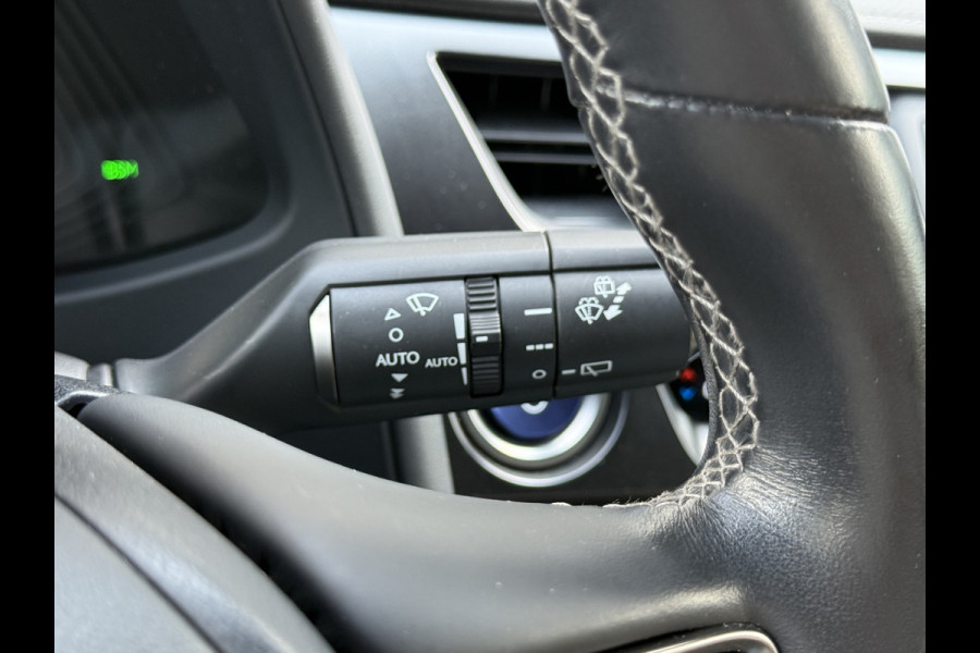 Lexus UX 250h Preference Line | CarPlay | ACC | Dodehoek | Keyless | 18 inch