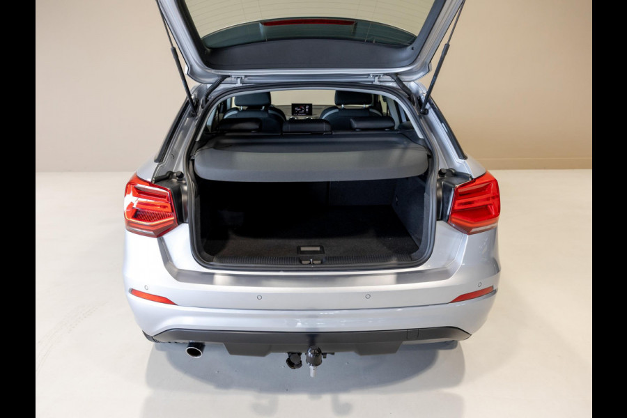 Audi Q2 30 TFSI S-Line Edition / 116pk / Trekhaak / Stoelverwarming /