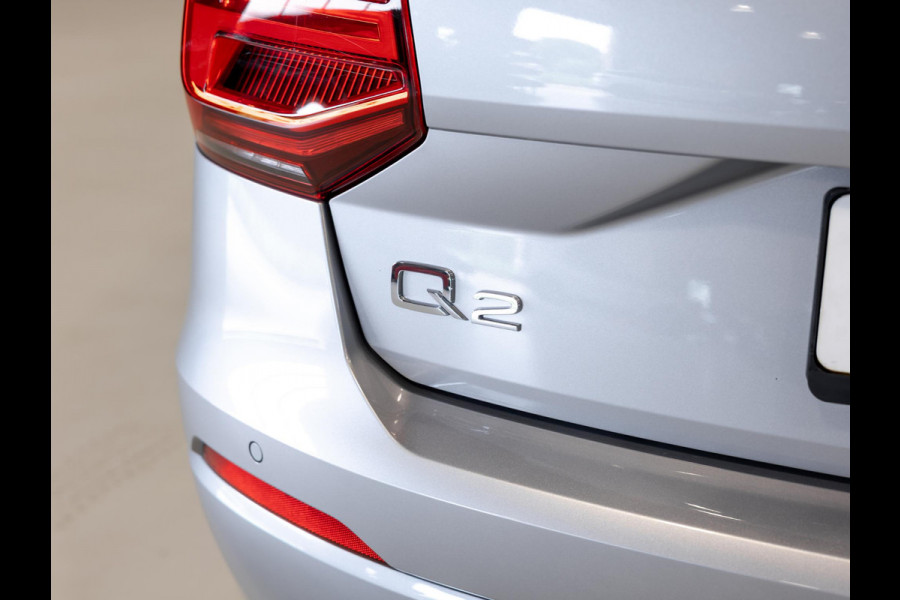 Audi Q2 30 TFSI S-Line Edition / 116pk / Trekhaak / Stoelverwarming /