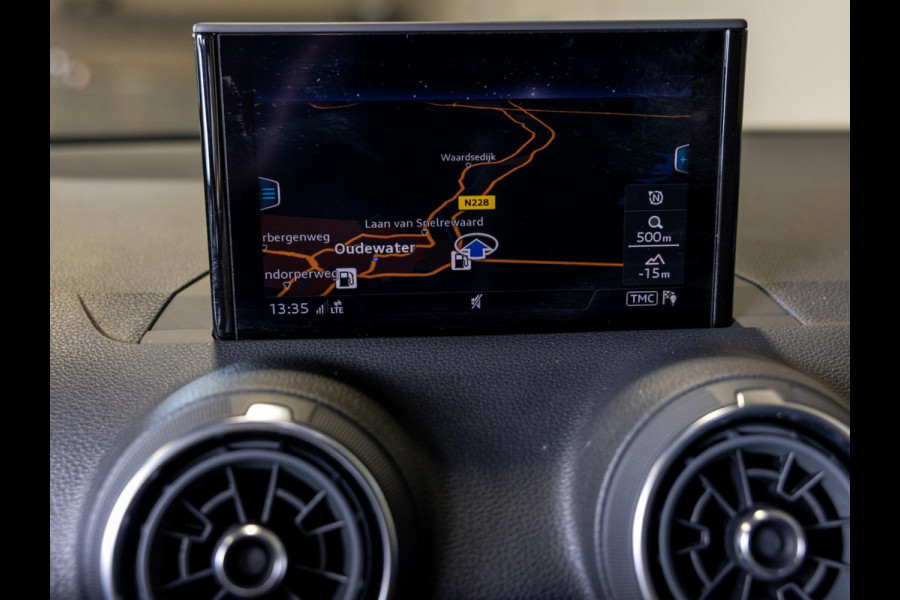 Audi Q2 30 TFSI S-Line Edition / 116pk / Trekhaak / Stoelverwarming /